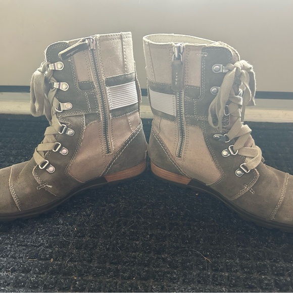 Sorel Boots - Picture 3 of 6